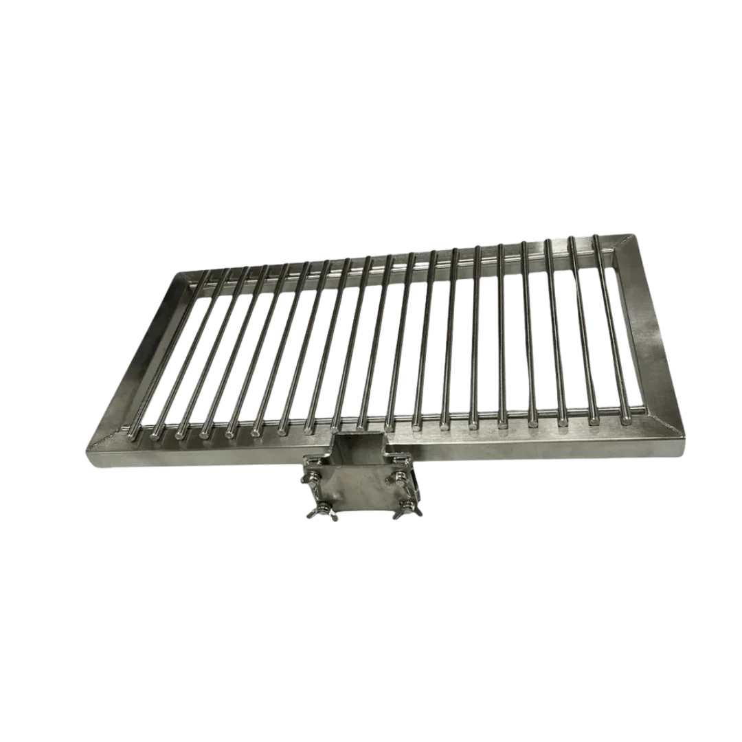 Omberg asado brasero shelf steel accessory, product shot showing grate and frame