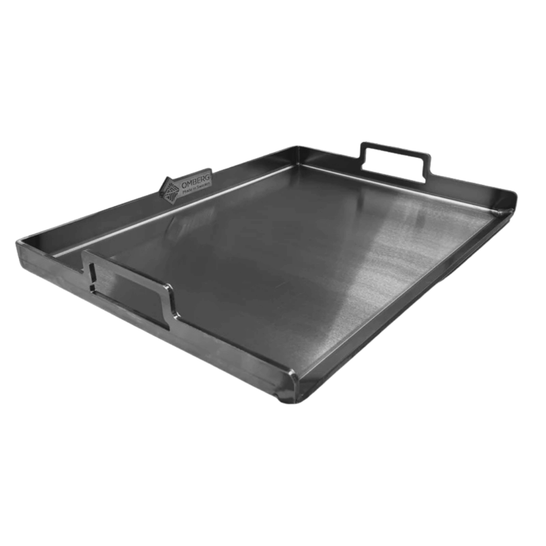 Omberg Carbon Steel Griddle 41 x 53 cm Hergestellt in Schweden, Vorderansicht mit Angabe der Dicke und Oberfläche